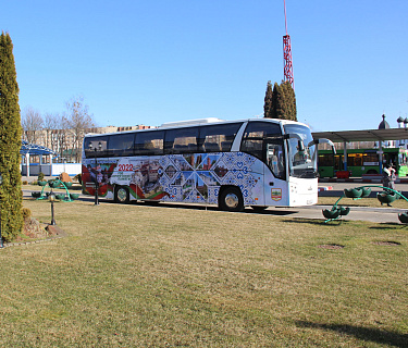 Реклама на бортах автобуса